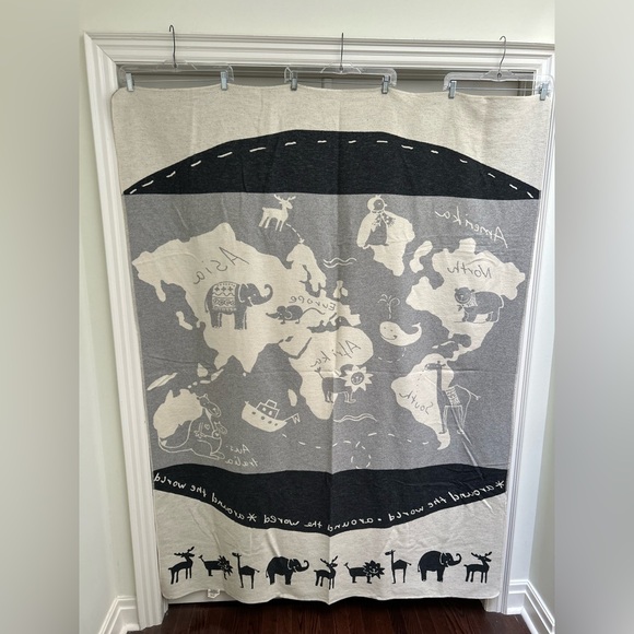 Super Cute David Fussenegger Grey Around the World Blanket/Throw - Picture 3 of 12
